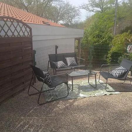 Maison Au Dessus Du De Holiday home *
